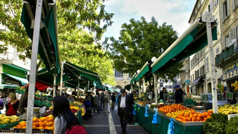 Parcours 2 marchés 2 ambiances Marseille