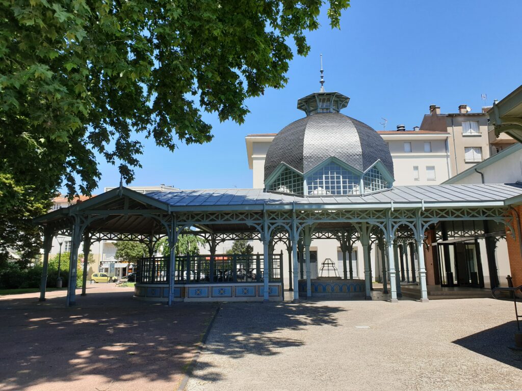 Pavillon de la source Lardy