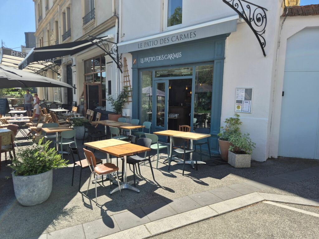 Le patio des Carmes