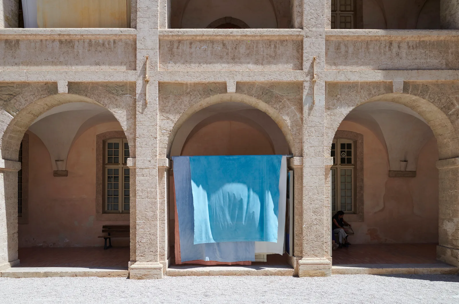 Dormir comme le soleil — Adrien Vescovi investit la Vieille Charité Marseille