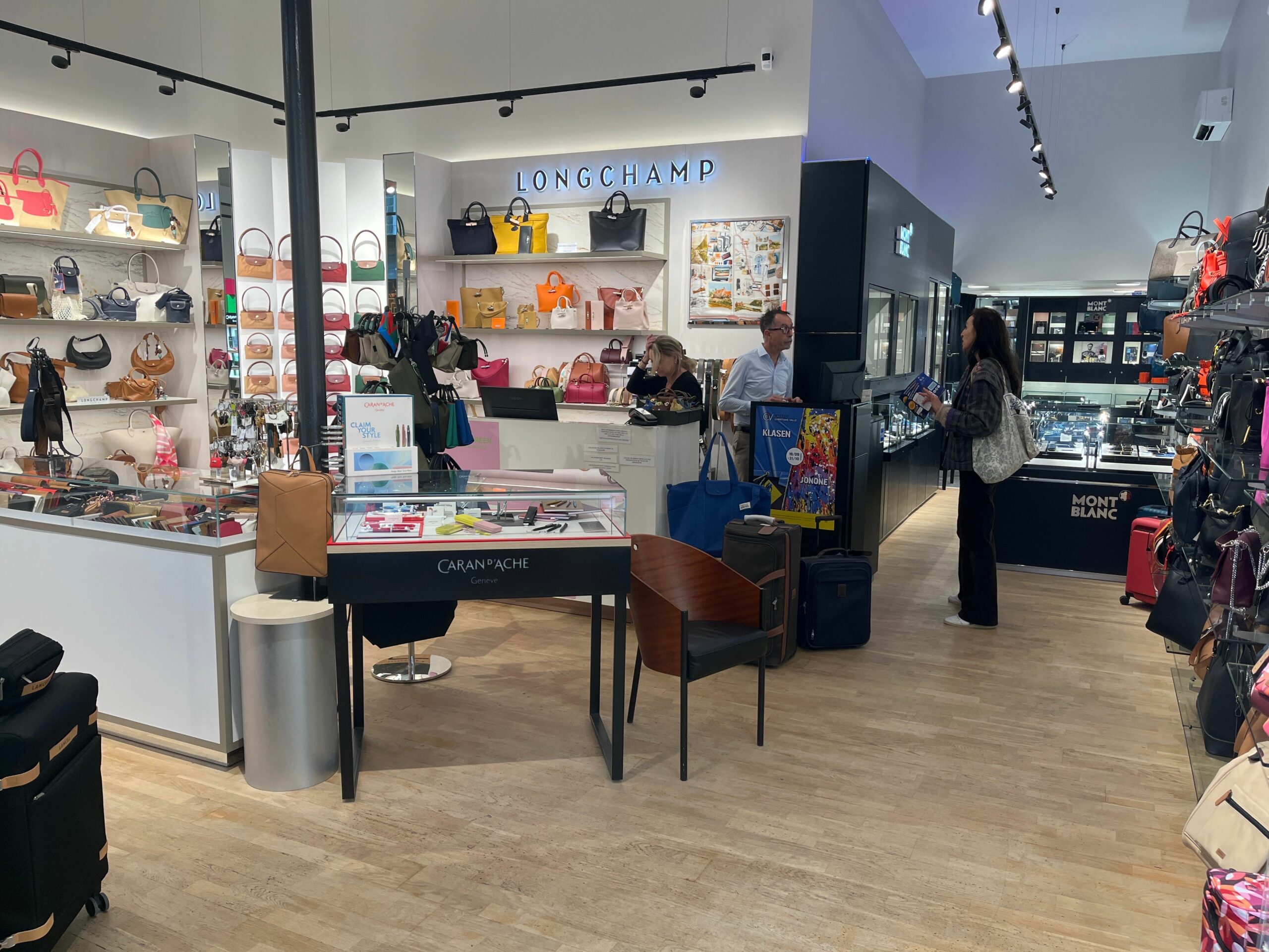 Au 8 — Maroquinerie (Montblanc, Longchamp, Caran d’Ache) Clermont-Ferrand