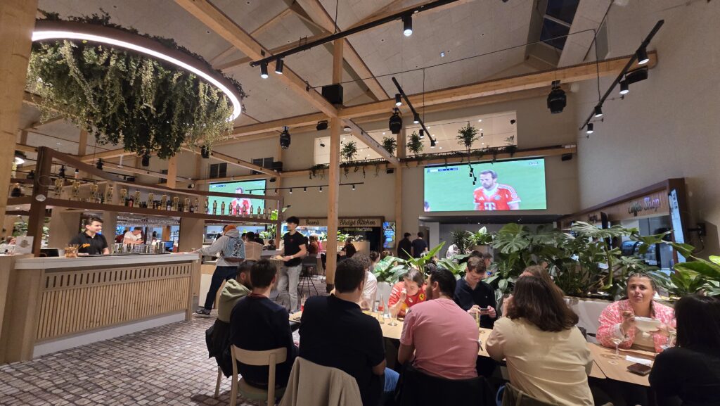 Le Pic – Food Court